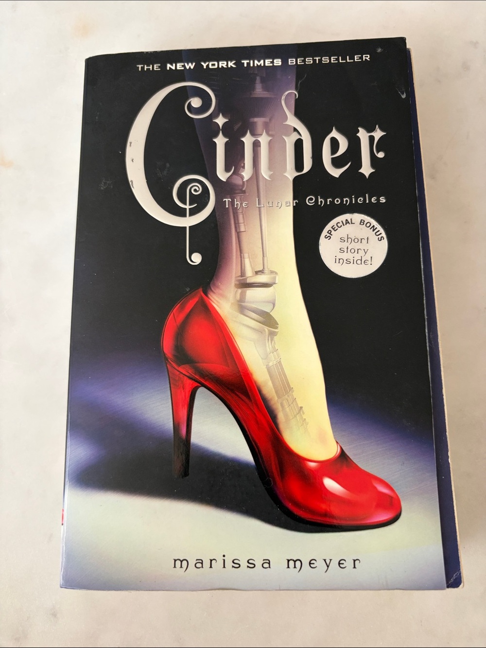 Cinder by Marissa Meyer Book